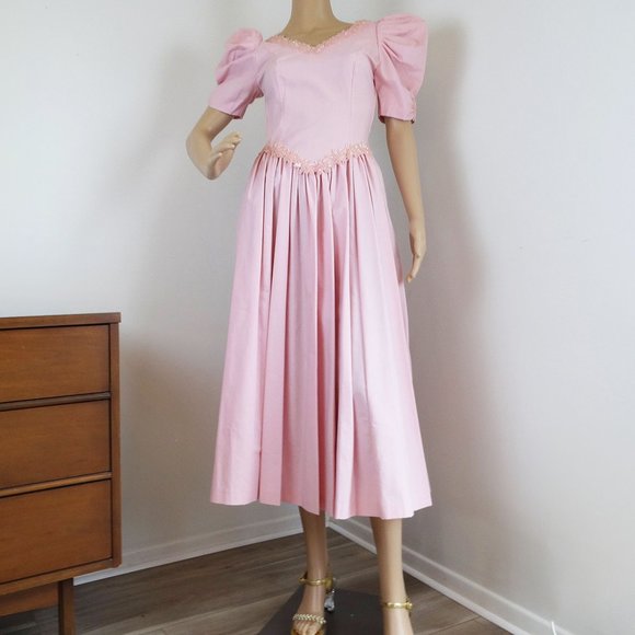 Laura Ashley Pink Bead Embellished Party Dress. Deep V-Neck, Low Back. Waist Bow - Picture 11 of 12